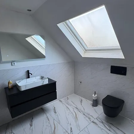 Am Rhein Mit Whirlpool Und Sauna Gotterswickerhamm