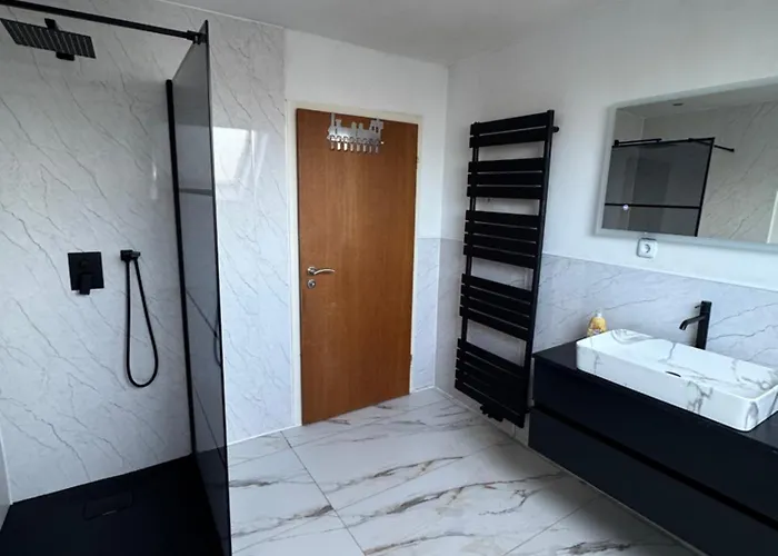 بيت للعطل Am Rhein Mit Whirlpool Und Sauna Gotterswickerhamm